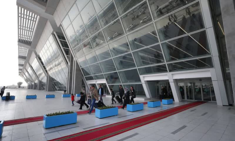 ساعت های گلدن کانسپت در فرودگاه جزیره کیش